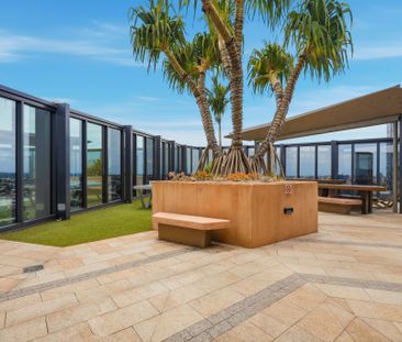 Modern, Light-Filled Apartment in Prime Location - Photo 3