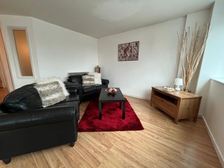 1 Bed Flat, Marco Island, NG1 - Photo 2