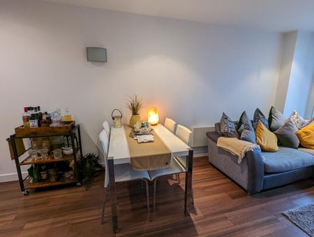 2 bedroom flat to rent - Photo 2