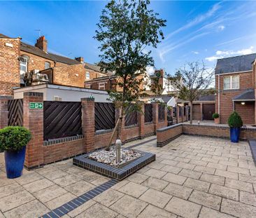 A first floor furnished flat in the heart of the bustling main stre... - Photo 3