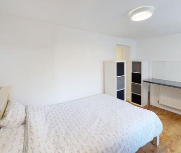 4 bedroom terraced house to rent - Photo 4