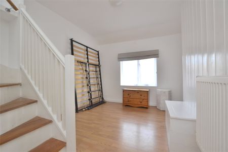 Central Road, Stroud, Gloucestershire, GL5 - Photo 2