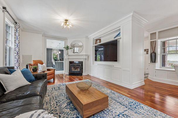 For Lease - 335 Lakeshore Road, Oakville, Ontario - Photo 1