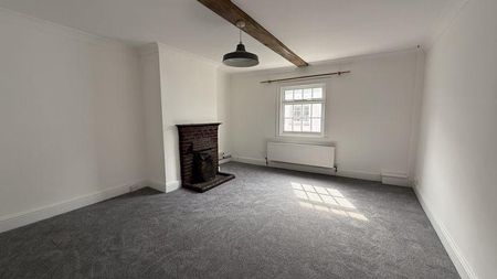 3 bedroom flat to rent - Photo 4