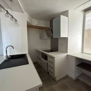 Studio à louer - Photo 2