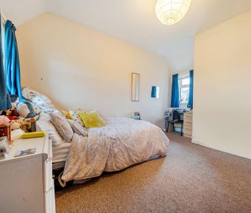 4 bedroom semi-detached house to rent - Photo 3