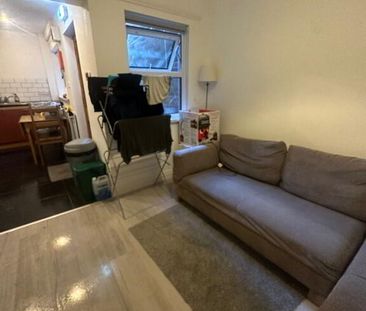 Donegall Road, Room 5, All Bills Included, Belfast, BT12 5NA - Photo 2