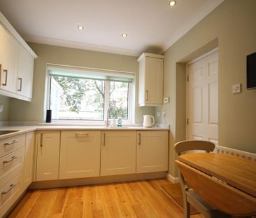 2 bedroom semi-detached bungalow to rent - Photo 5