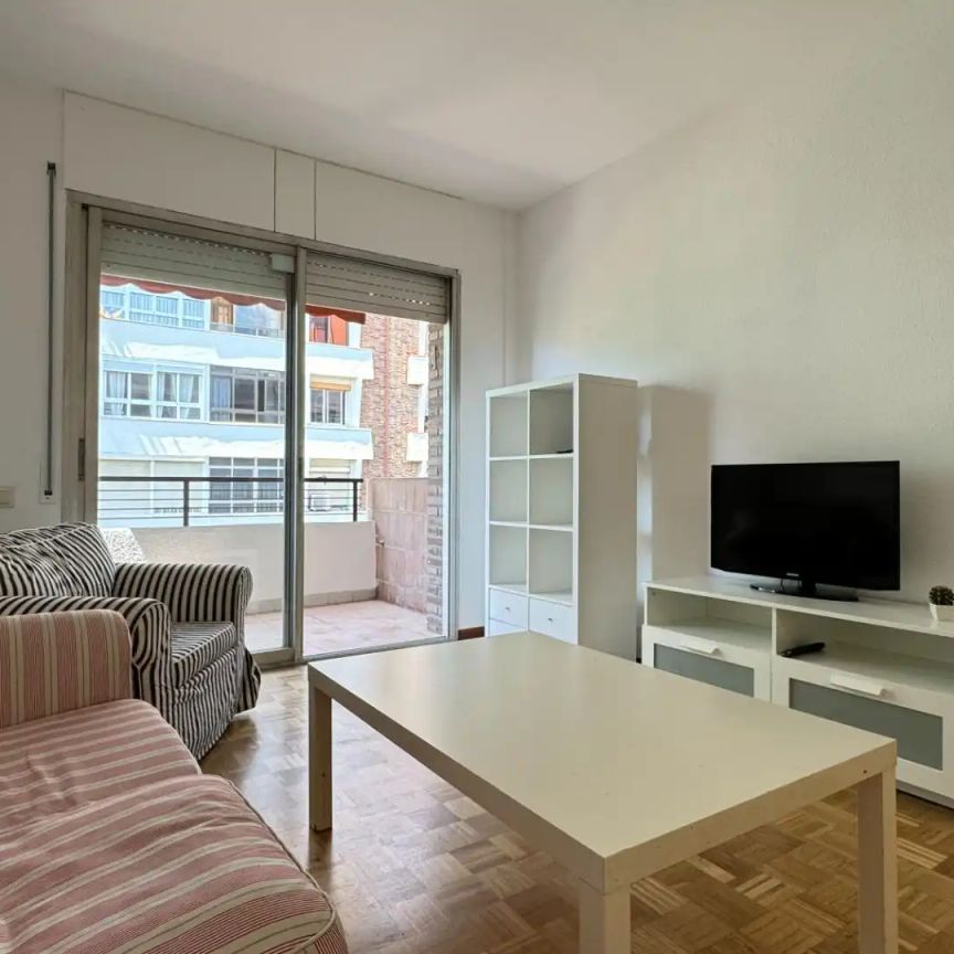 Piso de alquiler en Calle Dos de Maig, 218, El Camp de l'Arpa del Clot - Foto 1