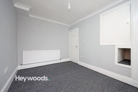 2 bed terraced house to rent in Parson Street, Congleton, Cheshire - Photo 2