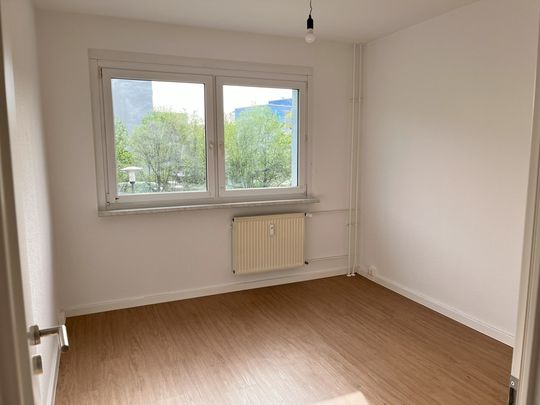 Wo das Leben so spielt…freie 3-Zimmer-Wohnung in der 1 Etage mit Balkon - Foto 1