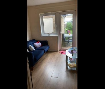 Room in a Shared House, Clifford Road, E16 - Photo 2