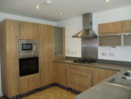 3 bedroom terraced house to rent - Photo 5