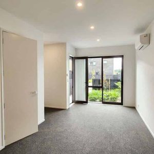 Hobsonville, 2 bedroom, $655 - Photo 3