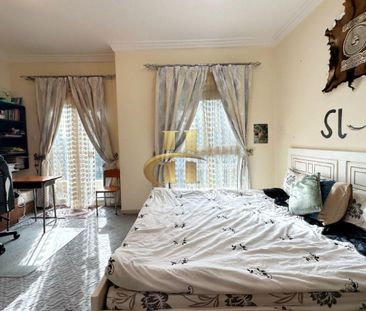 4BHK | Furnished | Close to Mall - Photo 2