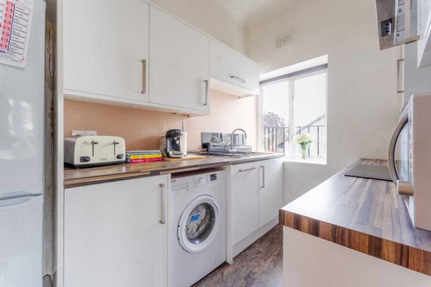 Stanley Road, Sutton - Photo 1