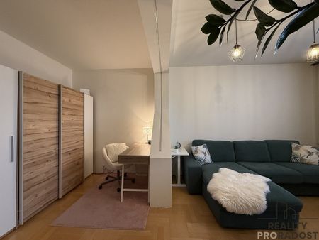 Pronájem bytu 3+1 74 m² - Photo 2