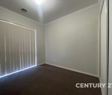 Three Bedrooms, Room to Settle - Photo 2