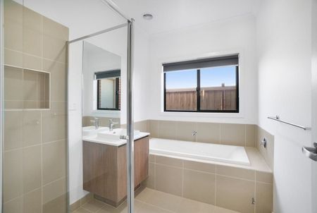 Spacious 4-Bedroom Home in Donnybrook - Photo 5