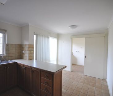 Fantastic Townhouse -6 Month lease - Photo 2