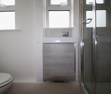 1 bedroom in a house share to rent - Photo 6