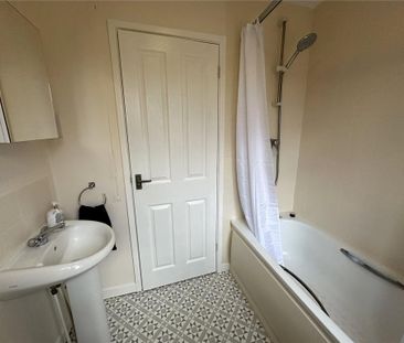 2 bedroom semi-detached house to rent - Photo 6