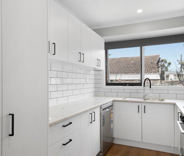 3/2 Coorie Ave, Bayswater VIC 3153 - House For Rent | Domain - Photo 6