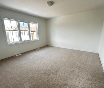 For Lease - 32 AMOS Avenue, Brantford, Ontario - Photo 3