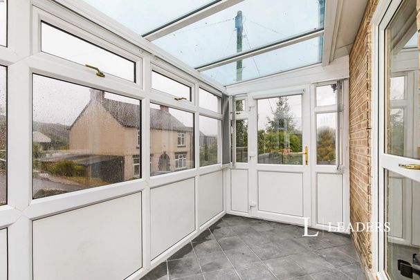 2 bedroom bungalow to rent - Photo 1