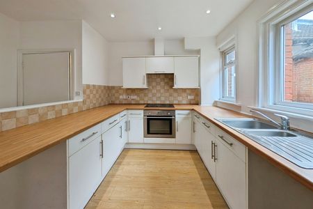 Portswood Road, SO17 - Photo 3