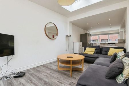 6 bedroom semi-detached house to rent - Photo 5