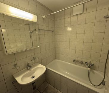 Gepflegte 3-Zimmer Wohnung im 1. OG mit Balkon - Photo 4