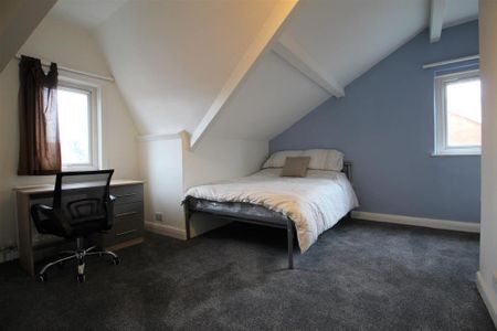 4 bedroom terraced house to rent - Photo 5