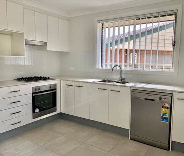 Two Bedroom Granny Flat with room to move.. - Photo 1