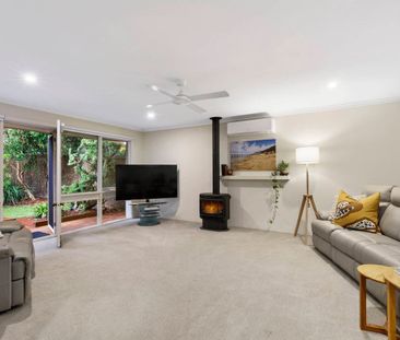 Charming Renovated Home in Coastal Point Lonsdale - Photo 6