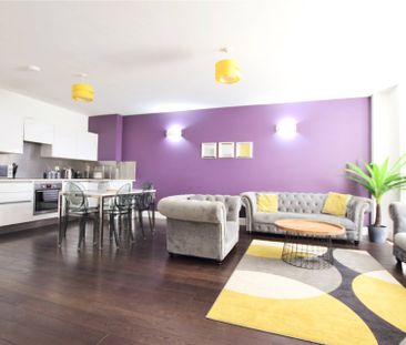 Kings Road, Reading Kings Road, Reading - Photo 1