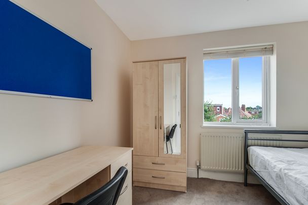 6 Bed Student Accommodation - Photo 1