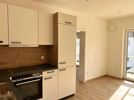 Moderne Wohnung mit Balkon - auch WG geeignet! - Foto 4