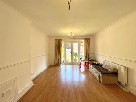 4 bedroom terraced house to rent - Photo 2
