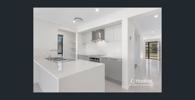 Modern Family Home in Prime Boondall Location - Photo 1