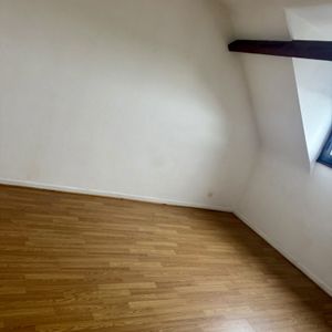 Location Appartement 3 pièces 68m² OLORON STE MARIE 64400 - Photo 2