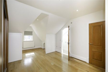 4 bedroom end of terrace house to rent - Photo 4