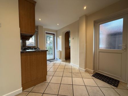 3 bedroom semi-detached house to rent - Photo 4