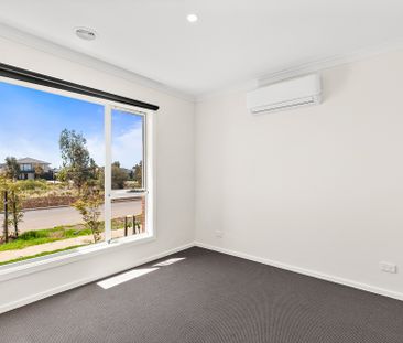 67 Tuff Street, Werribee VIC 3030 - House For Rent | Domain - Photo 3