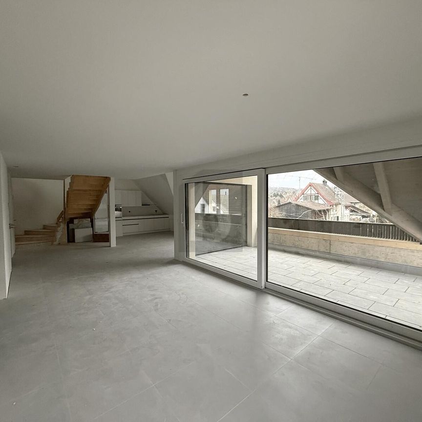 EXCLUSIVE WITH LARGE ROOF TERRACE - Photo 1