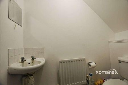 Rutherford Close, Uxbridge, UB8 - Photo 5