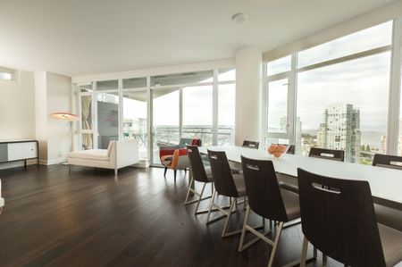 Condo in Downtown Vancouver, BC - Photo 2