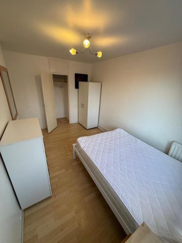 1 bedroom in a flat share to rent - Photo 4