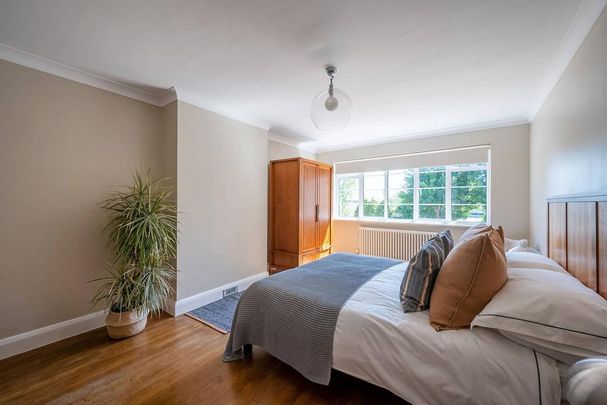 3 bedroom flat to rent - Photo 1