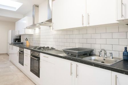 1 bedroom in a house share to rent - Photo 5